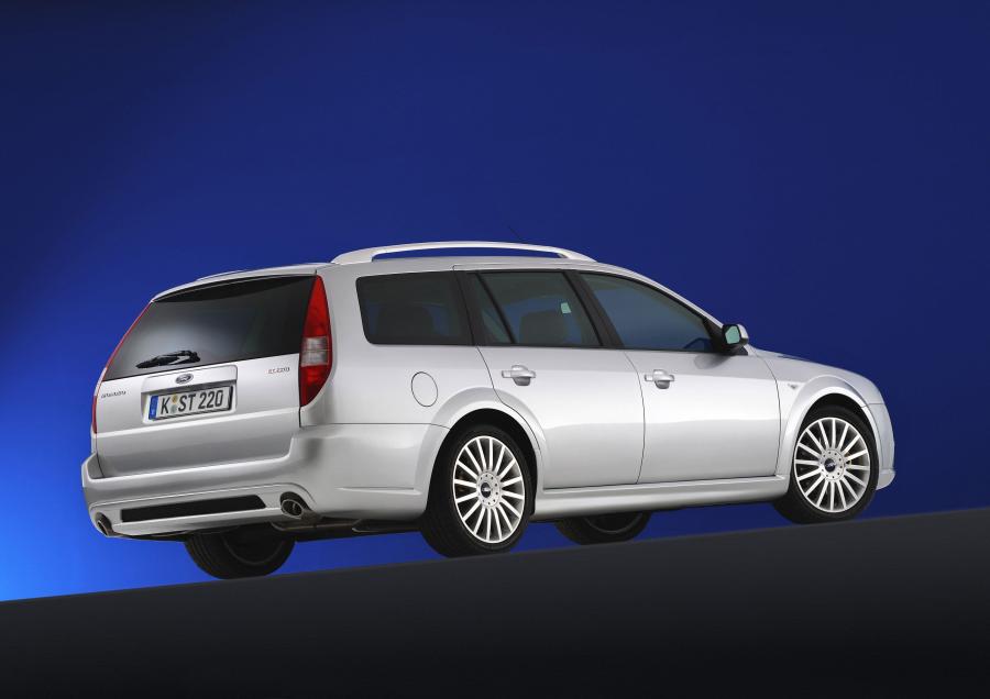  Ford Mondeo ST220 Turnier 2002 года  (фото 3 из 5)